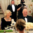 King Harald, Duchess Camilla and Prime Minister Jens Stoltenberg during the official dinner at the Royal Palace (Photo: Vidar Ruud / ANB / Scanpix)
